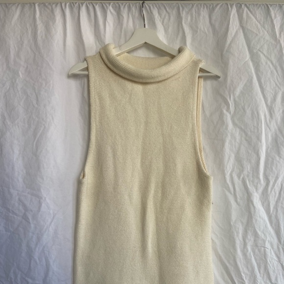 Free People Women's Turtle Neck Sleeveless Pullover Size XS - Picture 3 of 15